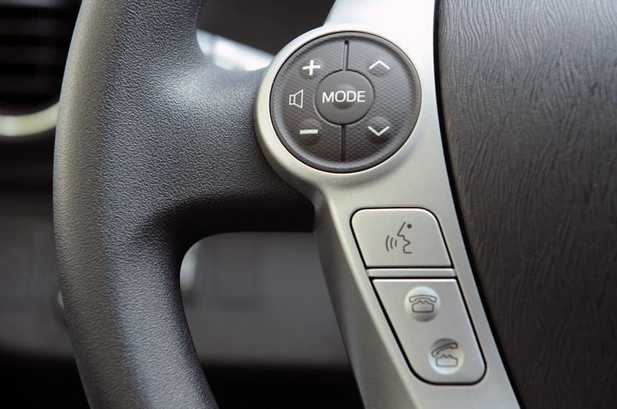  Toyota Prius C 2012 года  (фото 54 из 87)